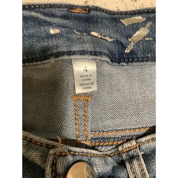 Seven 7 Distressed SunSet Bermuda Cutoff Shorts size 4 vacation beach casual - Picture 8 of 8